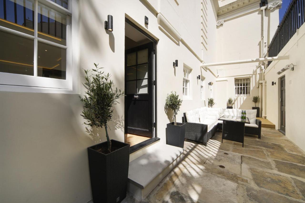 Newly Refurbished Flat With Patio. By Hyde Park Apartament